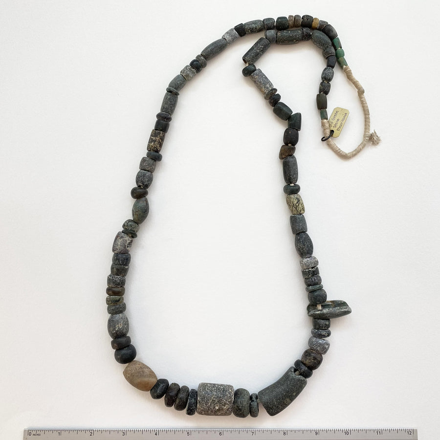 Old Greenstone Necklace (099_AFR_003j)