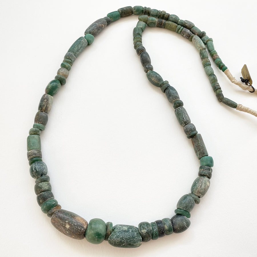 Old Greenstone Necklace (099_AFR_004j)