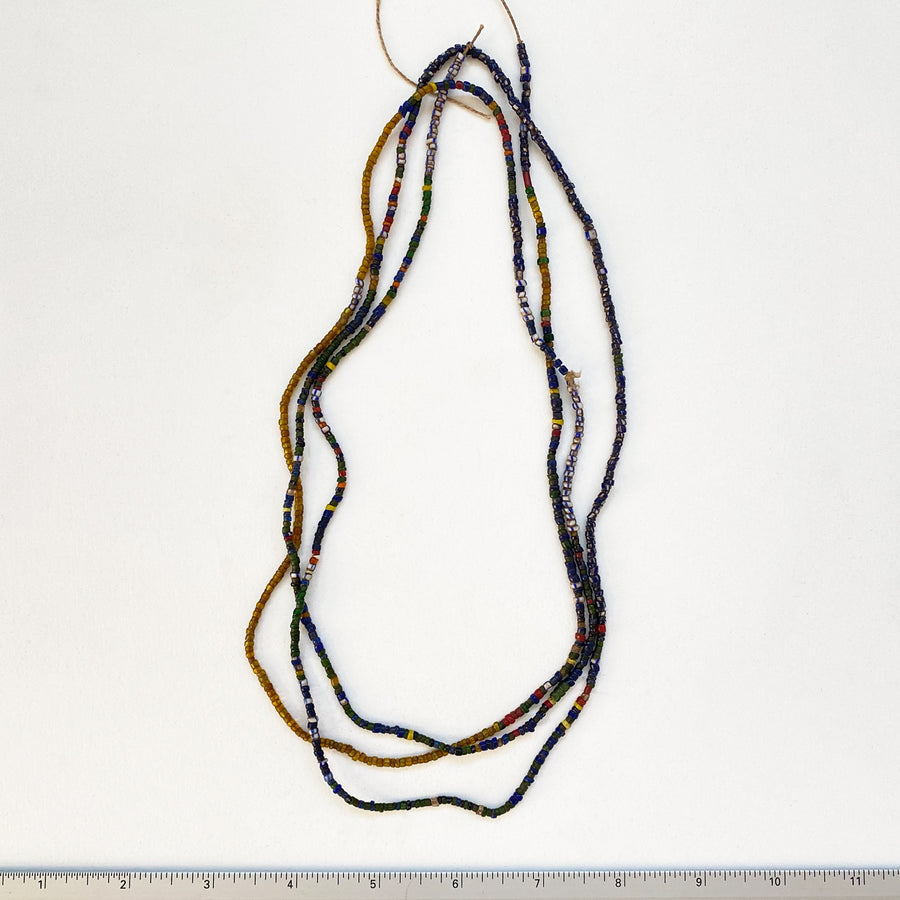 Glass seed bead strand (106_IND_023)
