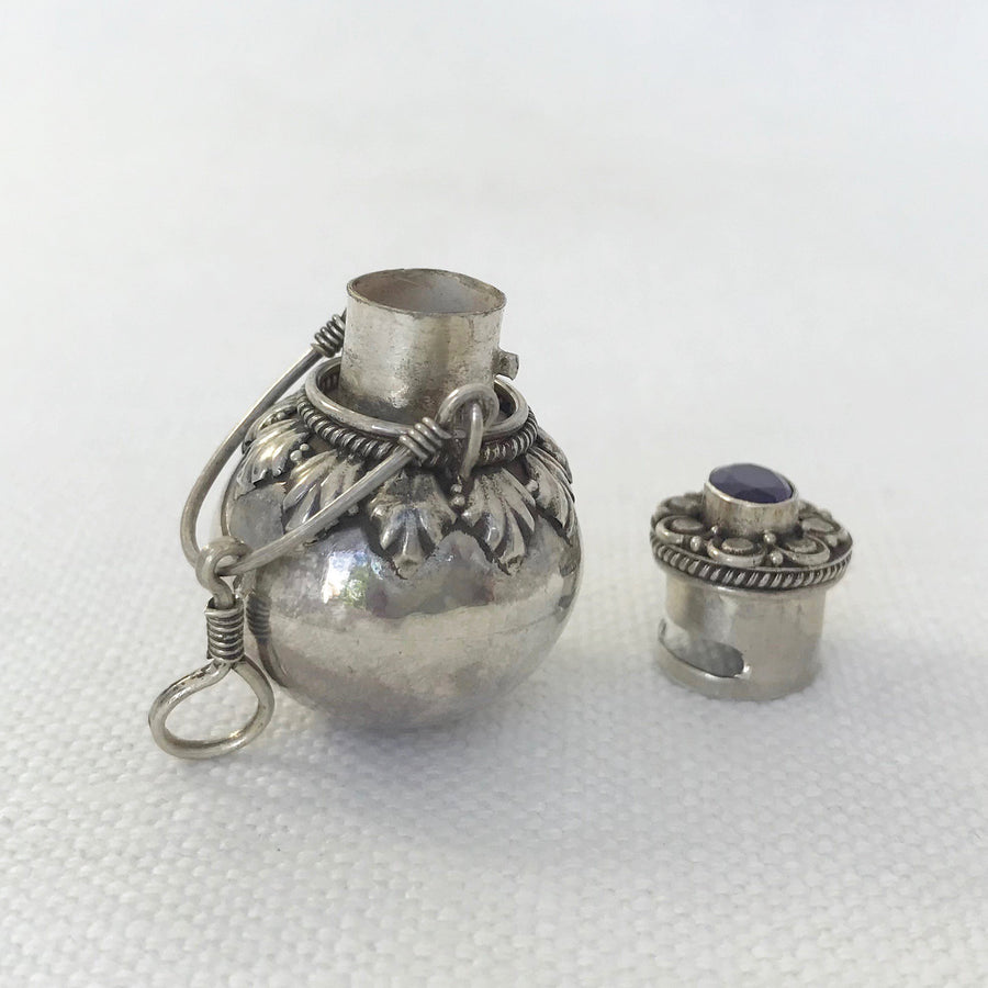 Bali/India Silver Embellished Vessel Overall Length Including Bail  53Mm Loose Pendant (BAS_041)