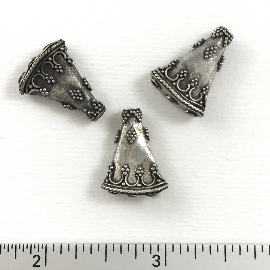 Bali/India Silver Granulated Triangle Bead (BAS_182)