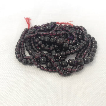 Garnet Round Bead Strand (GAR-G003)