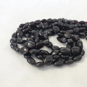 Garnet Flat oval Graduated Bead Strand (GAR_021)