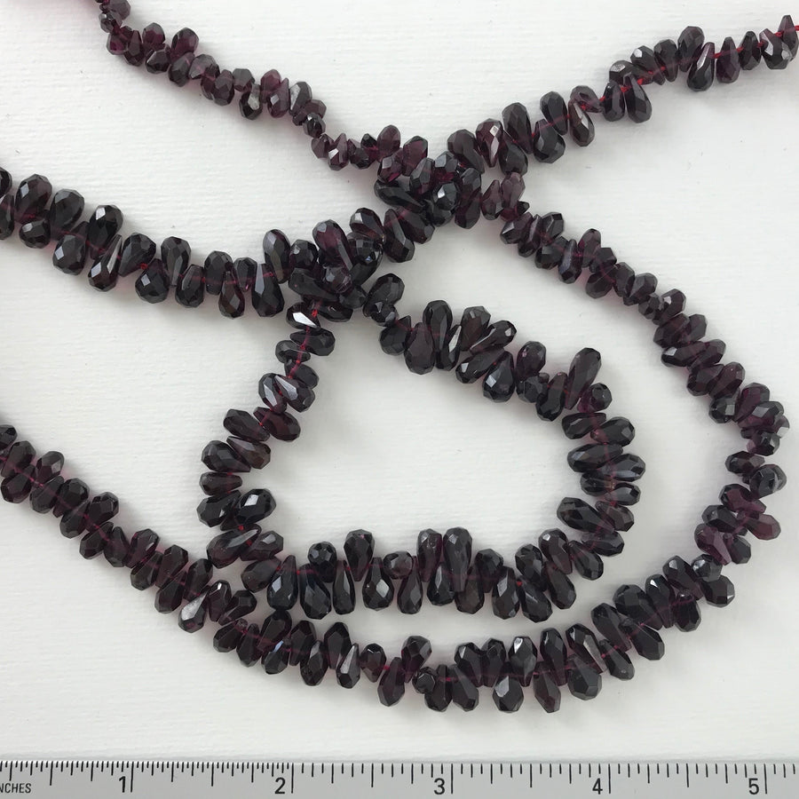 Garnet Briolette Bead Strand (GAR-G023)