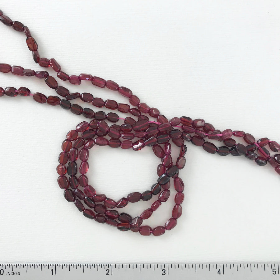 Garnet Flat oval Bead Strand (GAR_032)