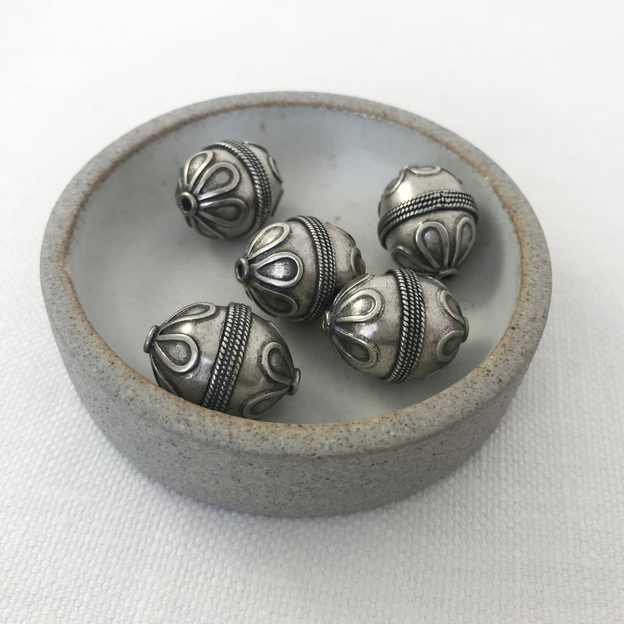 Silver  Oval Bead (INS_014)