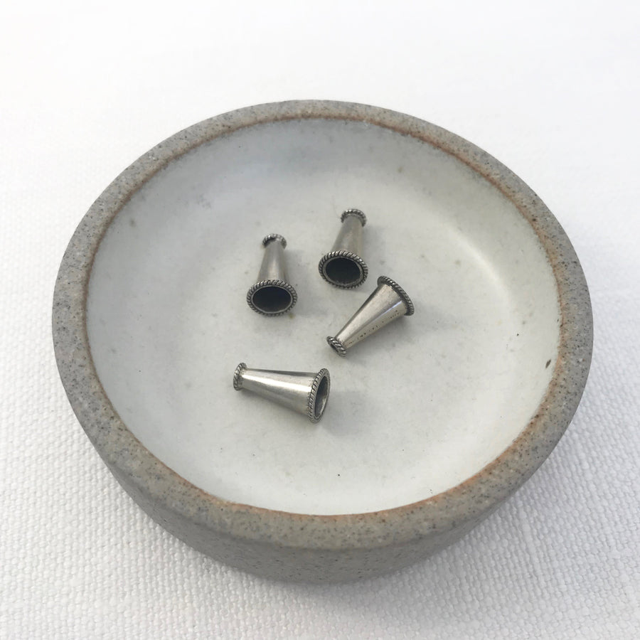 Silver Pair Cone Bead Cap (INS_050)