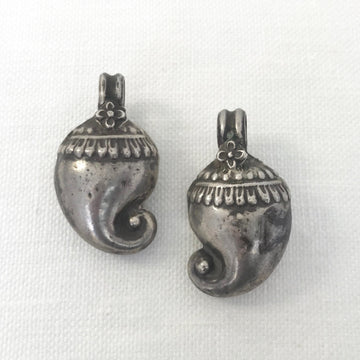 Silver Pair Pepper Pendant (INS_104)