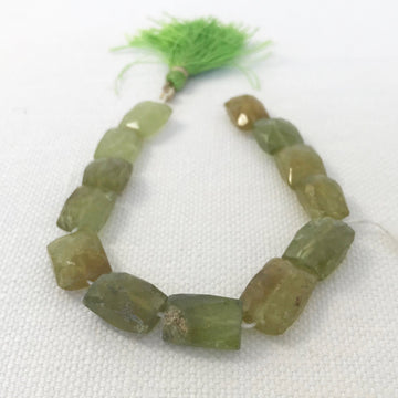 Peridot Faceted Rectangle Plus 4 Loose Beads Bead Strand (PER_017)